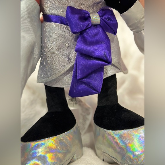 New Disney 100th Anniversary Minnie Plush - Picture 3 of 5